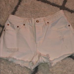 New Levi’s White Denim Shorts